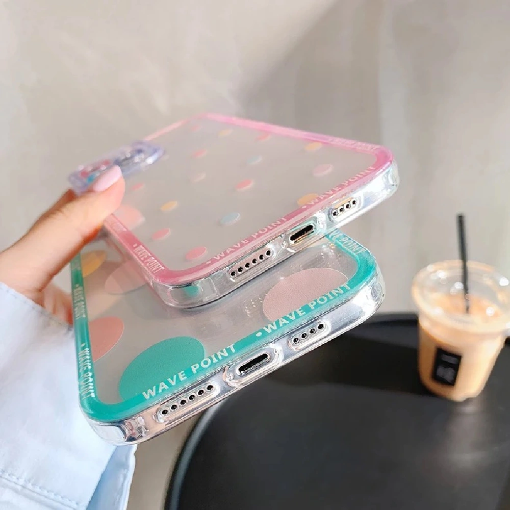 MoonCases_Iphone-Case_Big-dots_side